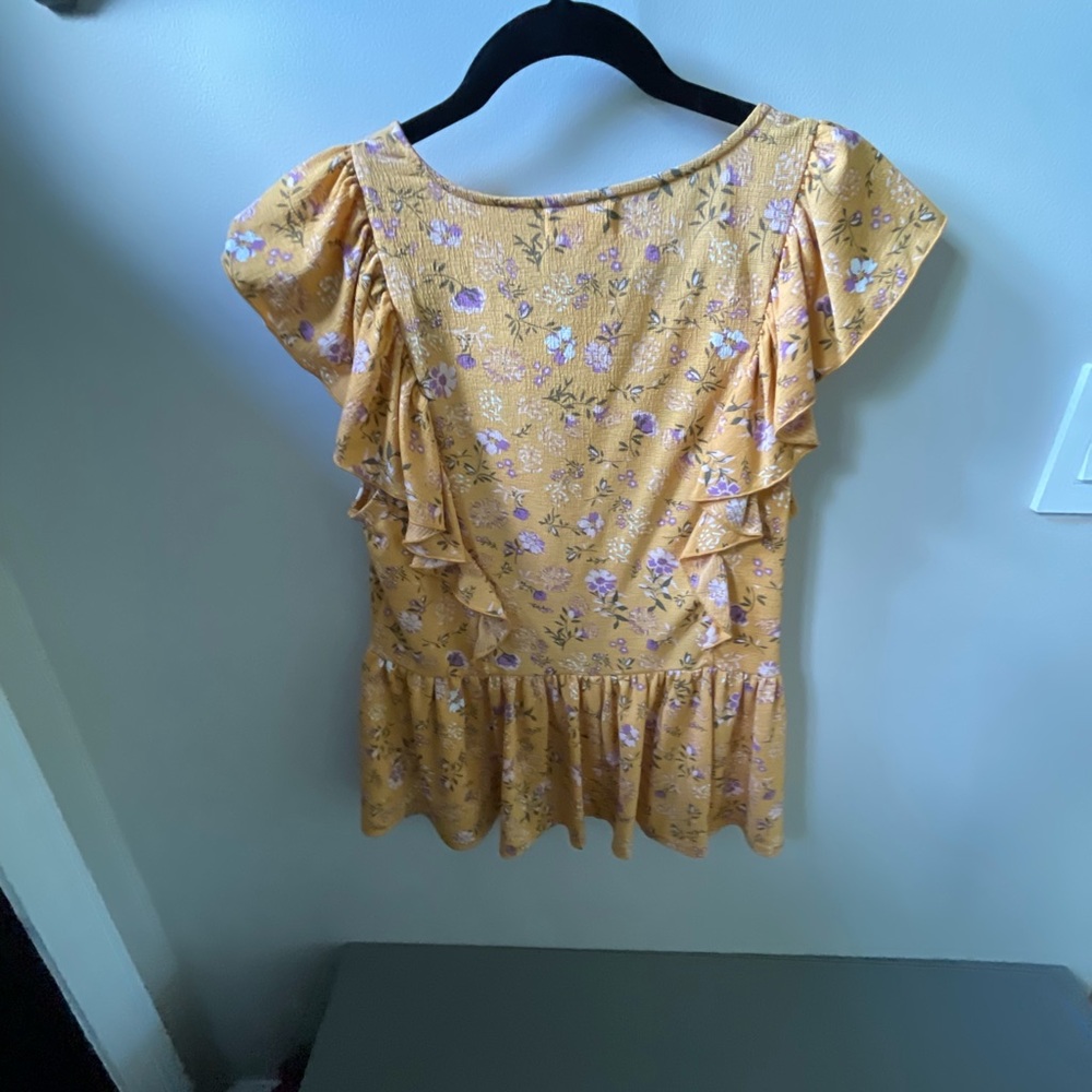 Yellow Top - Picture 2 of 2